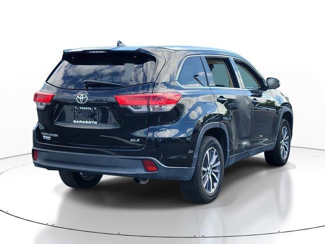 2019 Toyota Highlander SE