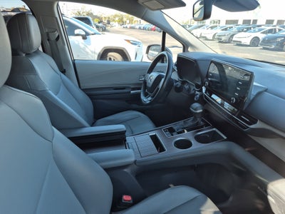 2021 Toyota Sienna XLE