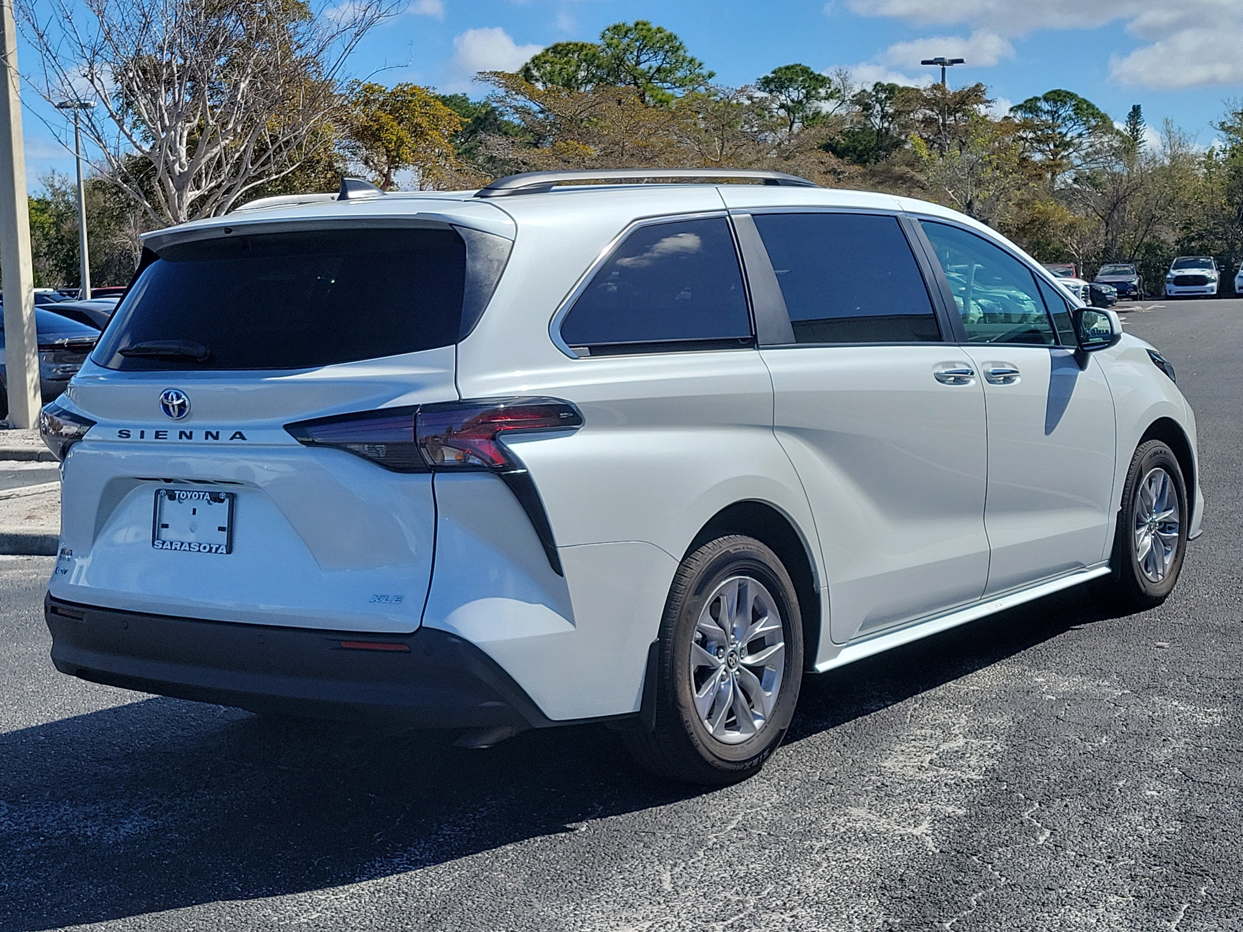 2025 Toyota Sienna XLE