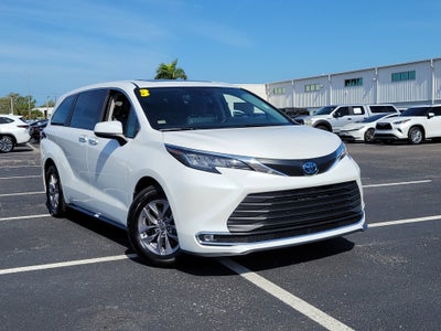 2023 Toyota Sienna XLE