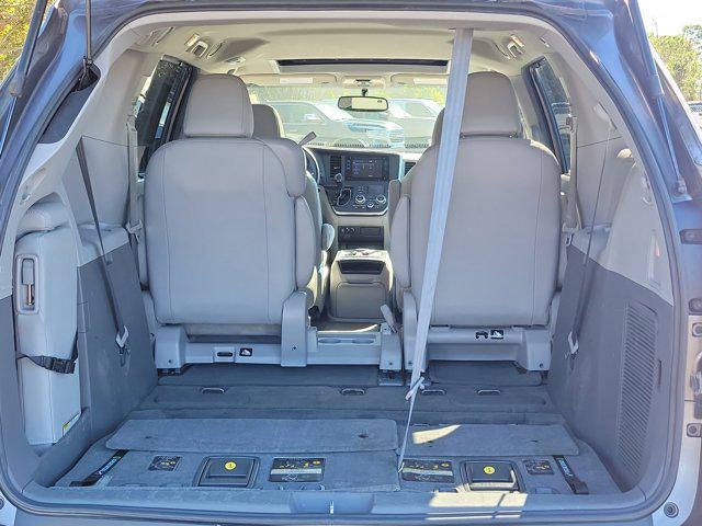 2017 Toyota Sienna XLE