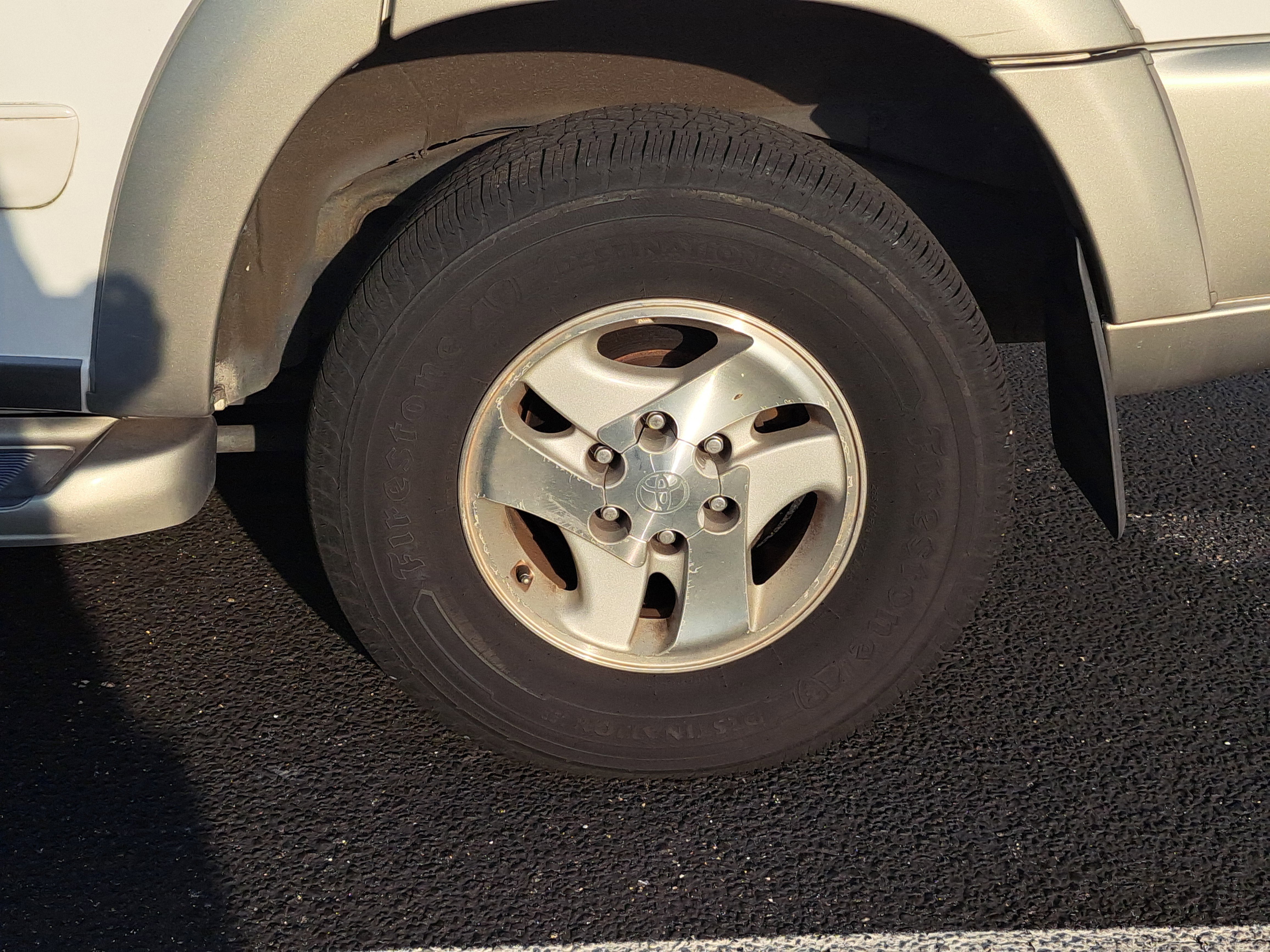 2004 Toyota Sequoia SR5