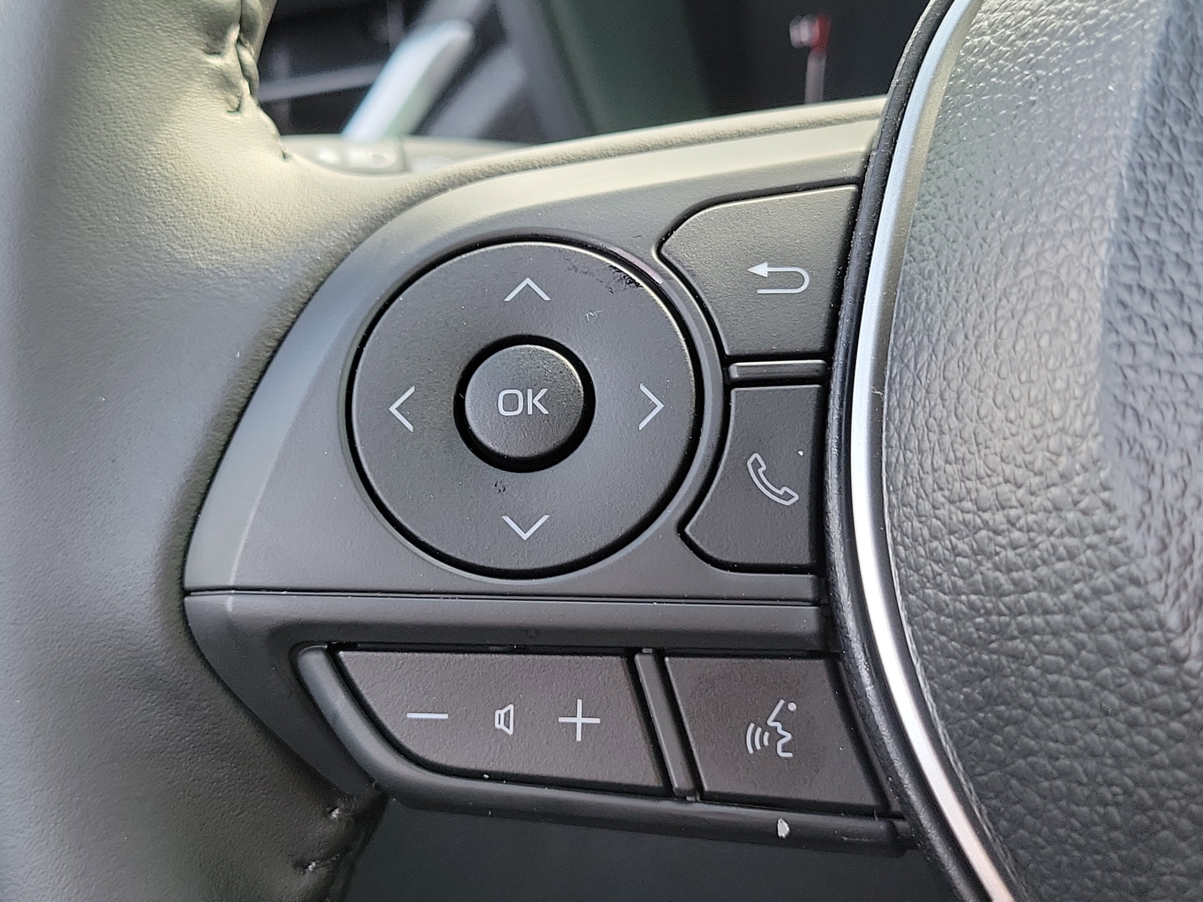 2026 Toyota Corolla Cross Hybrid SE