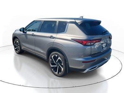 2023 Mitsubishi Outlander SE