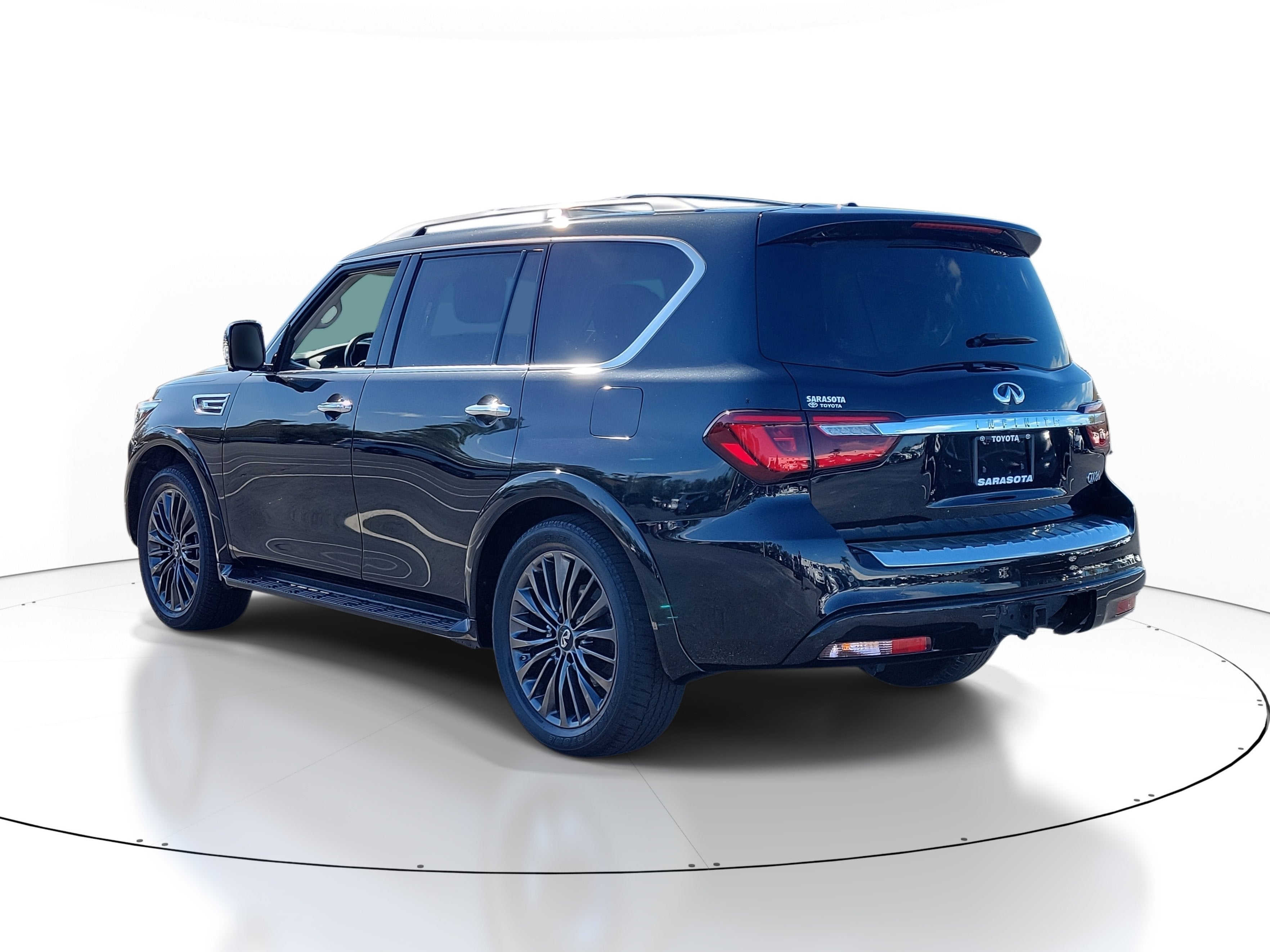 2023 INFINITI QX80 LUXE