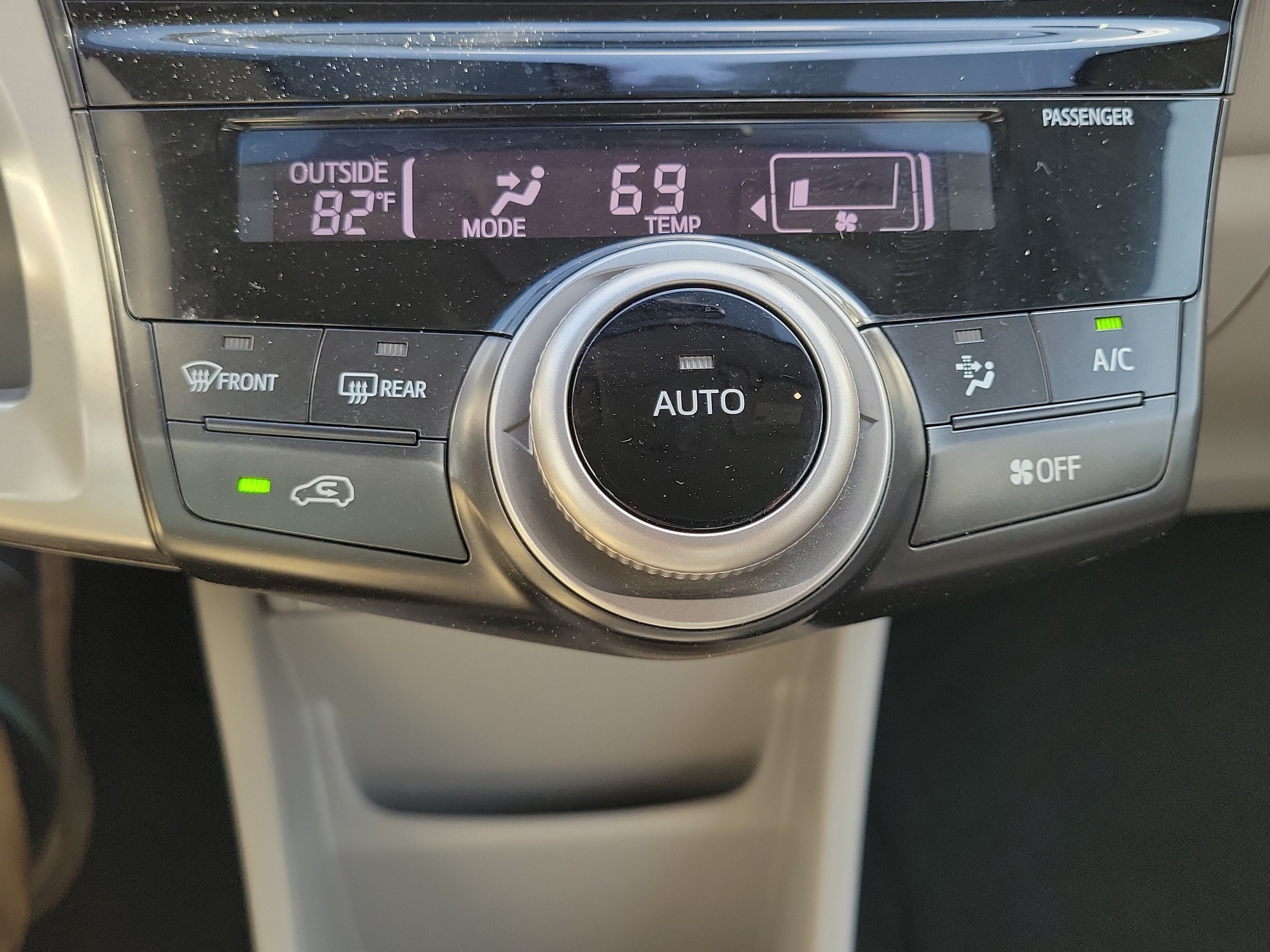 2015 Toyota Prius v Two