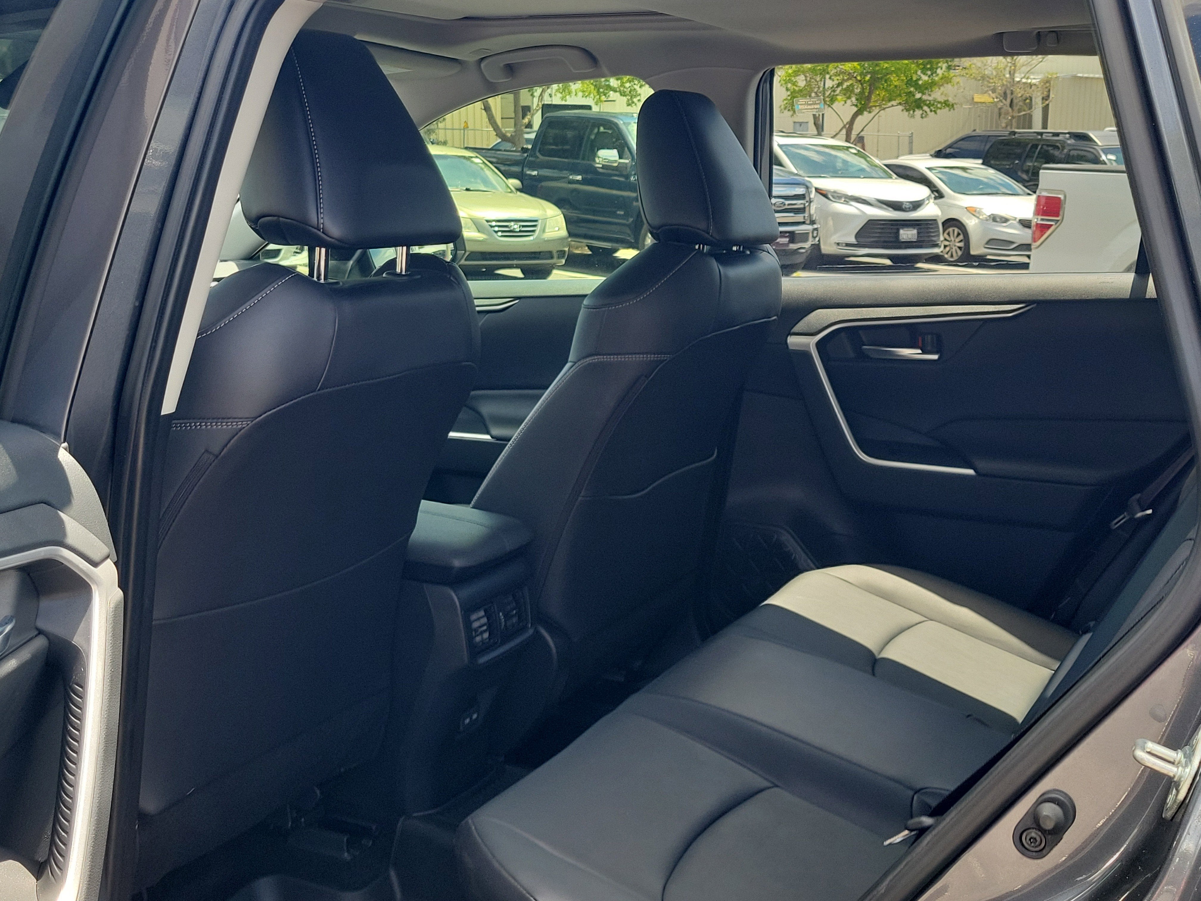 2023 Toyota RAV4 Hybrid XLE Premium