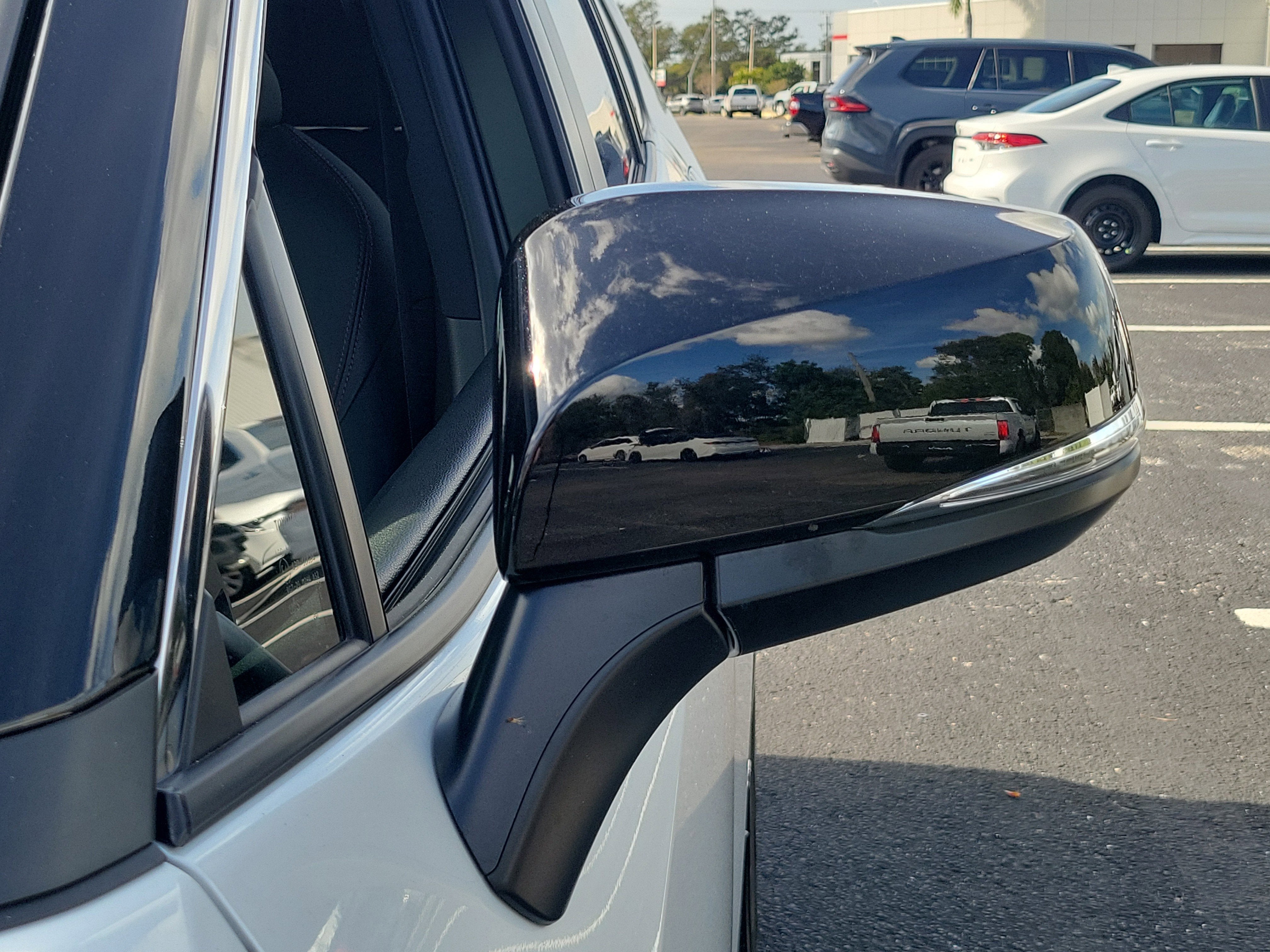 2025 Toyota RAV4 Plug-In Hybrid XSE