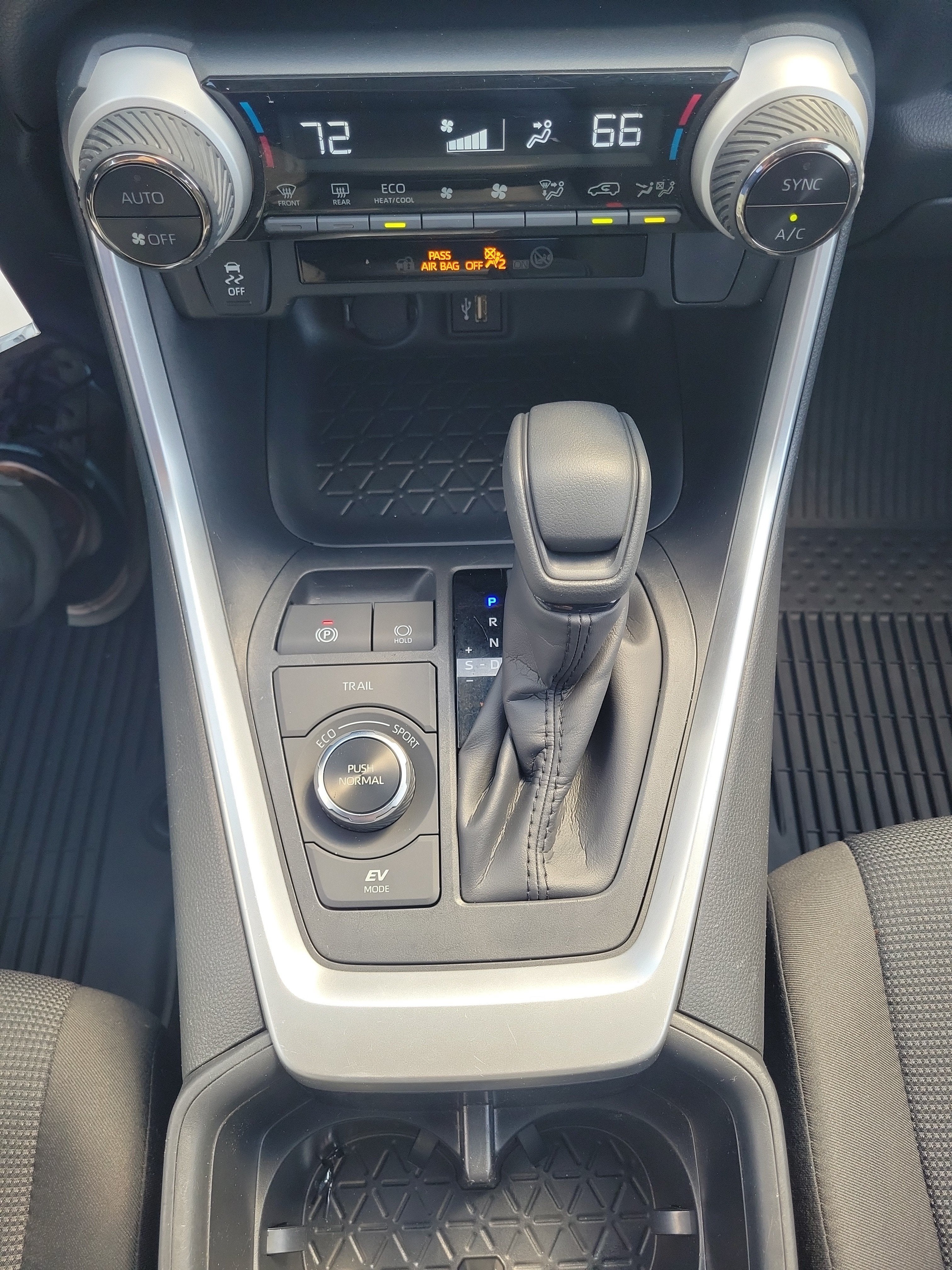 2023 Toyota RAV4 Hybrid LE