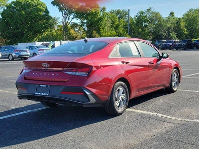 2025 Hyundai Elantra SE