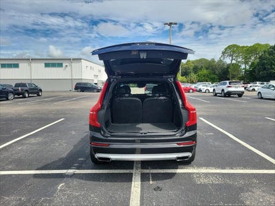 2020 Volvo XC90 T6 Momentum