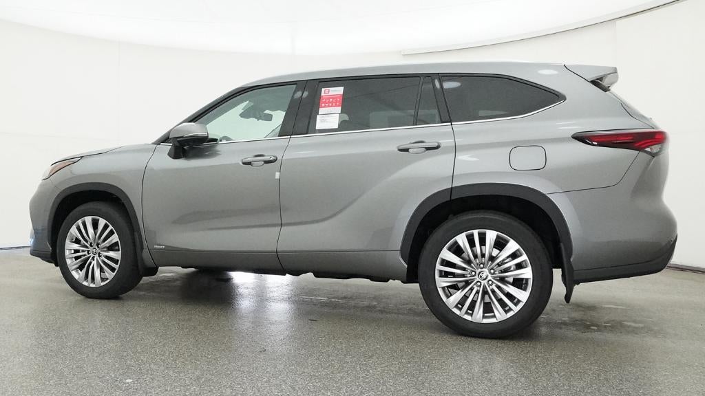 2026 Toyota Highlander Hybrid Platinum