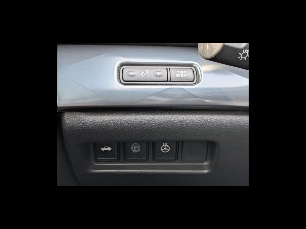 2023 Nissan Maxima SR