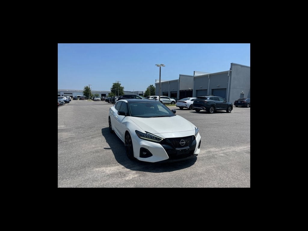 2023 Nissan Maxima SR