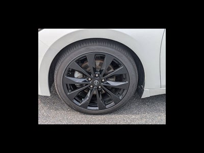 2023 Nissan Maxima SR