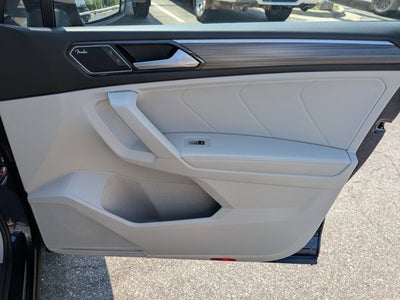 2023 Volkswagen Tiguan SEL R-Line