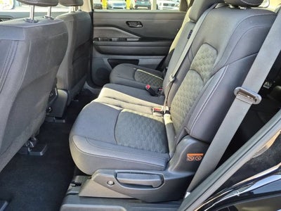 2023 Nissan Pathfinder S