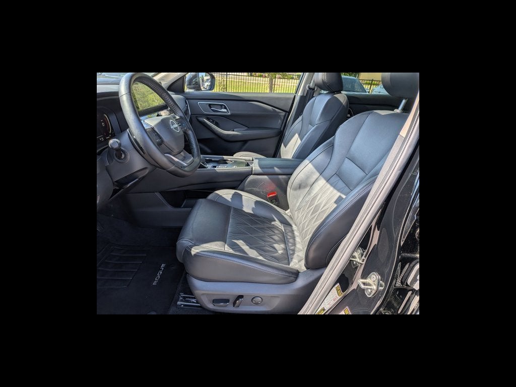 2025 Nissan Rogue Platinum
