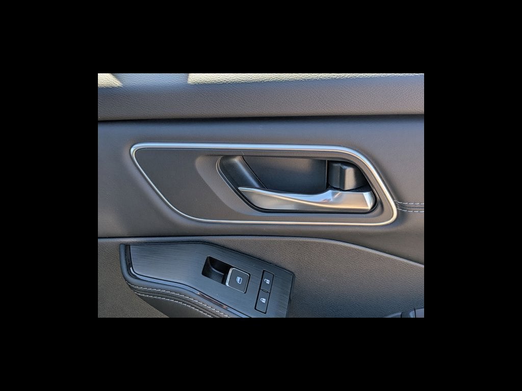 2025 Nissan Rogue Platinum