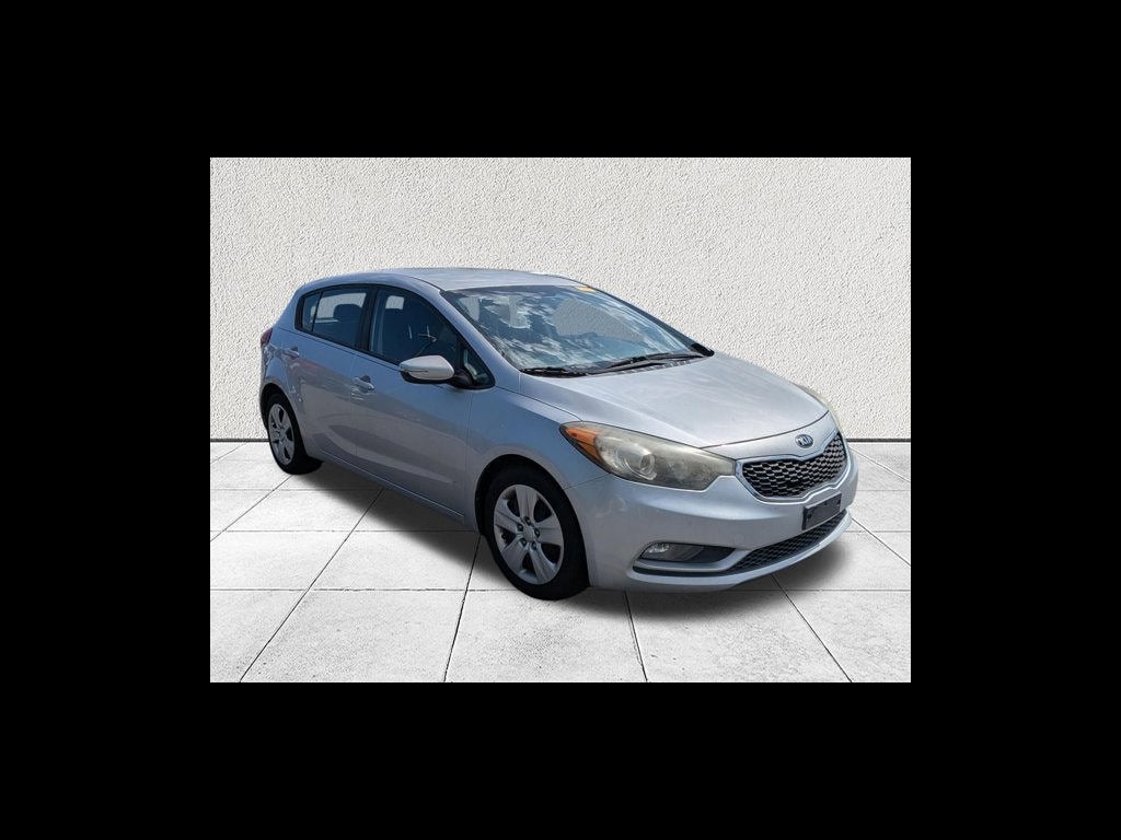 2016 Kia Forte 5-Door LX