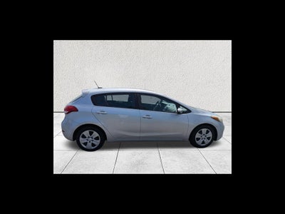 2016 Kia Forte 5-Door LX