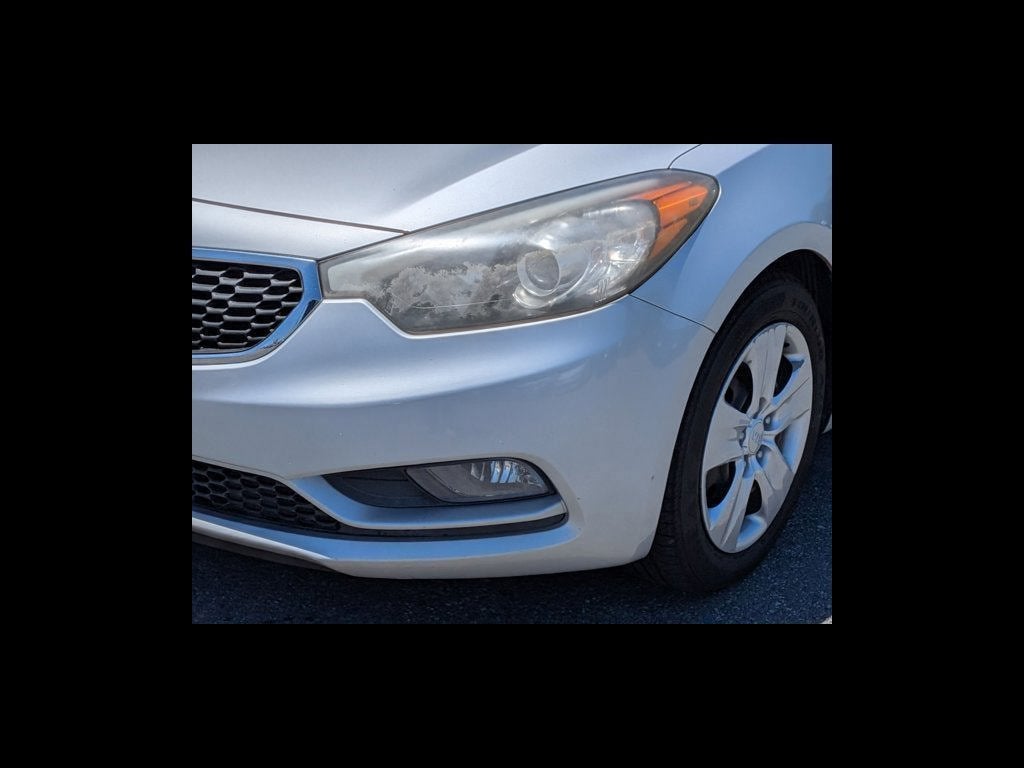 2016 Kia Forte 5-Door LX
