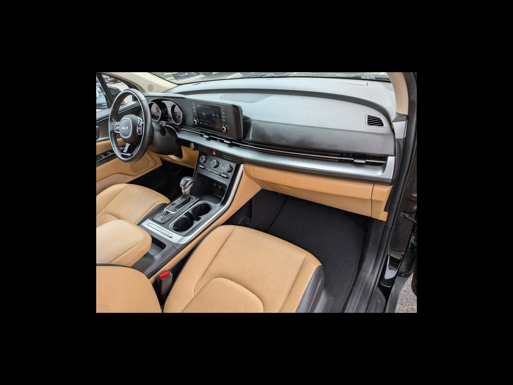 2024 Kia Carnival LX