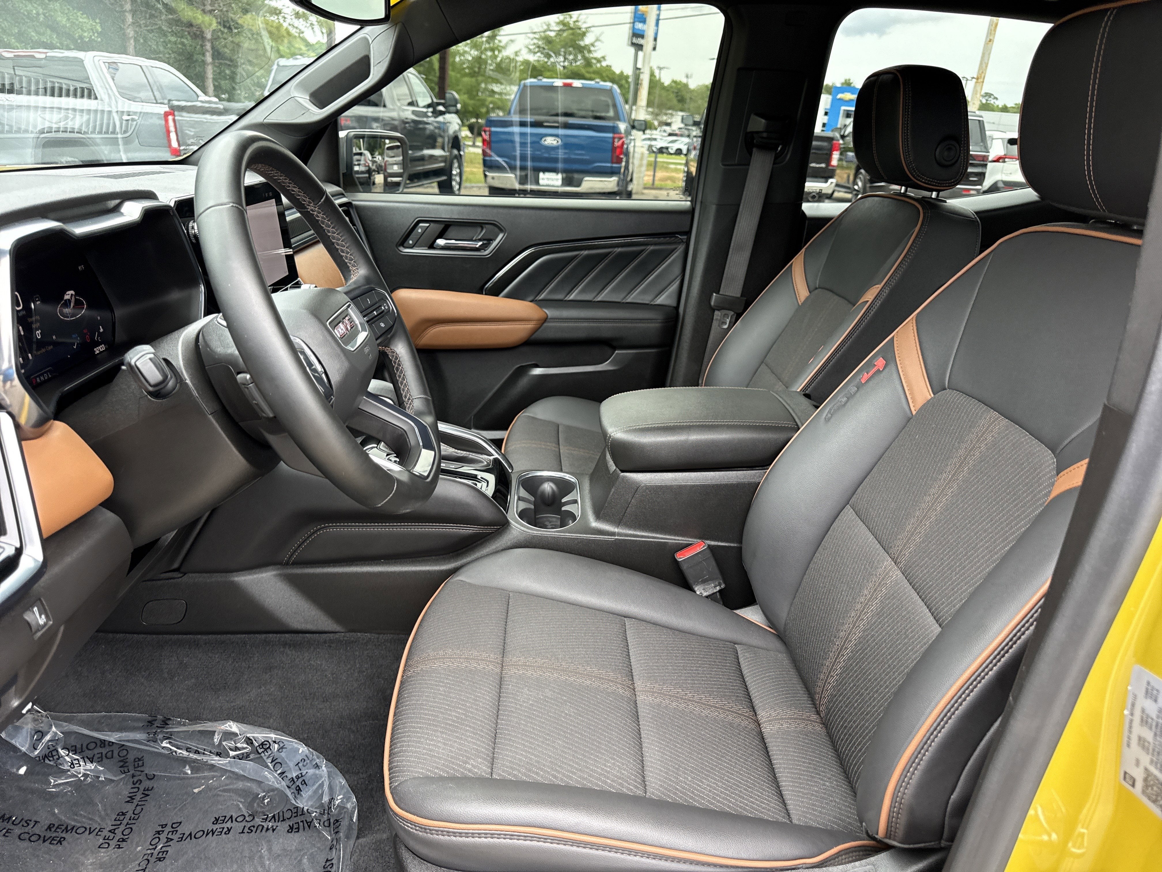2024 GMC Canyon 4WD AT4