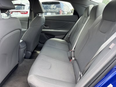 2025 Hyundai Elantra SE
