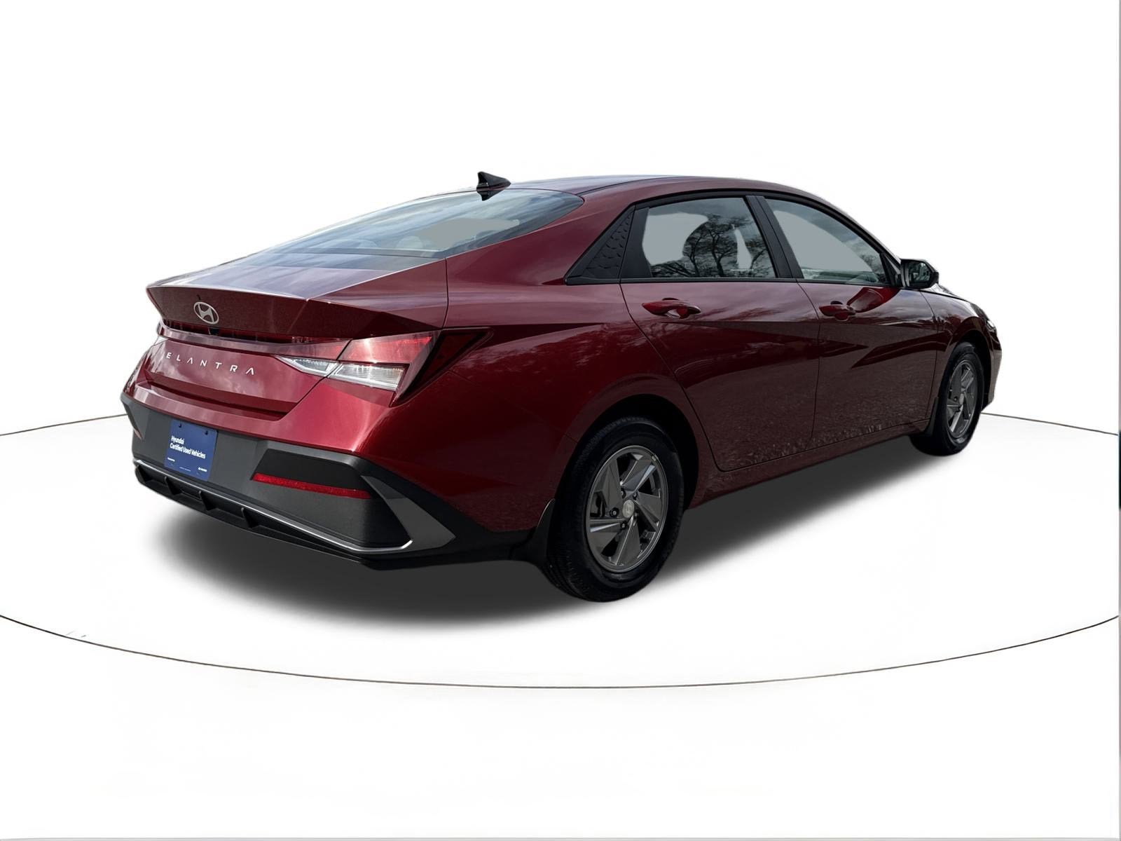 2025 Hyundai Elantra SE