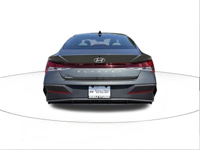2025 Hyundai Elantra SE