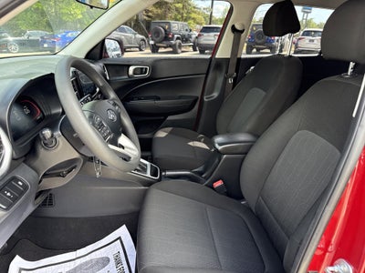 2025 Hyundai Venue SE