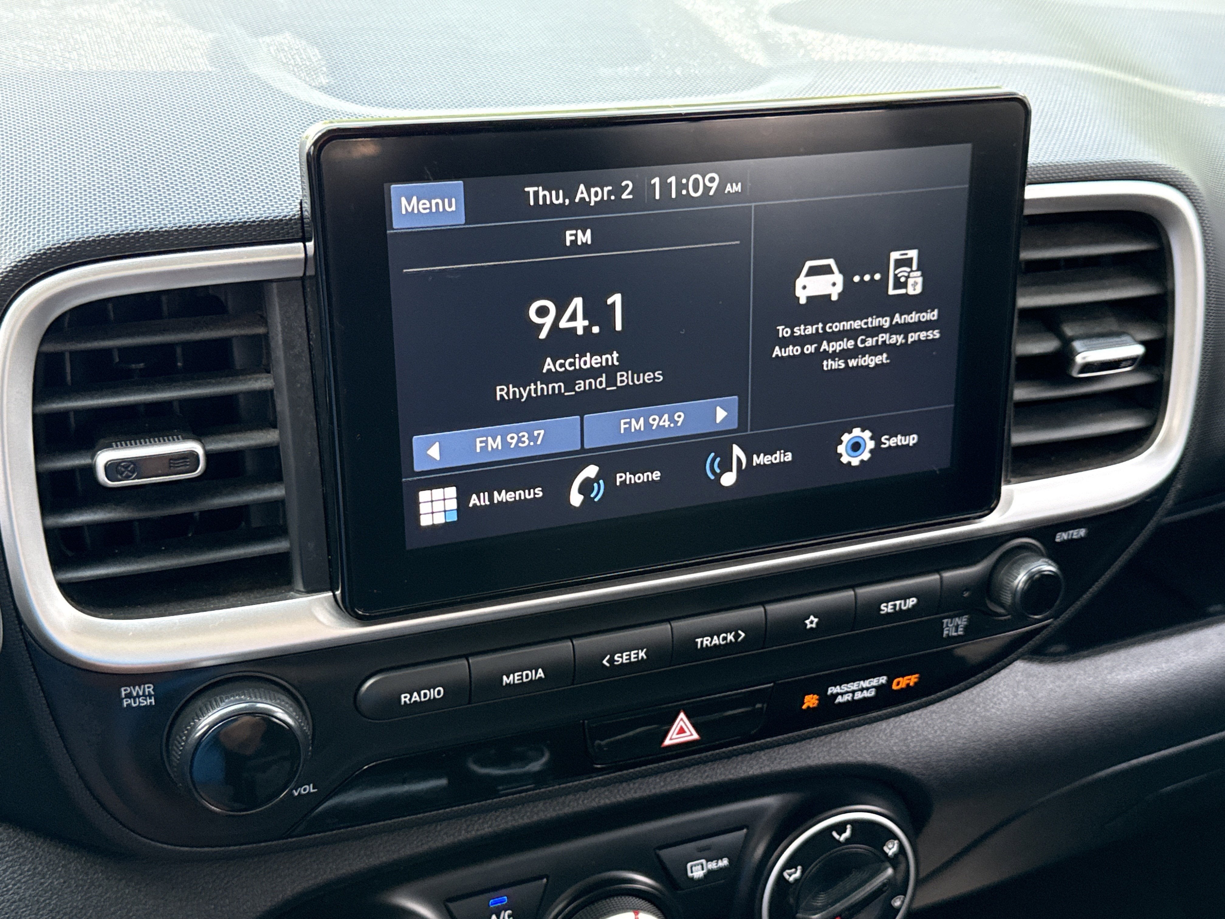 2025 Hyundai Venue SE