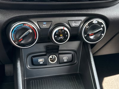 2025 Hyundai Venue SE