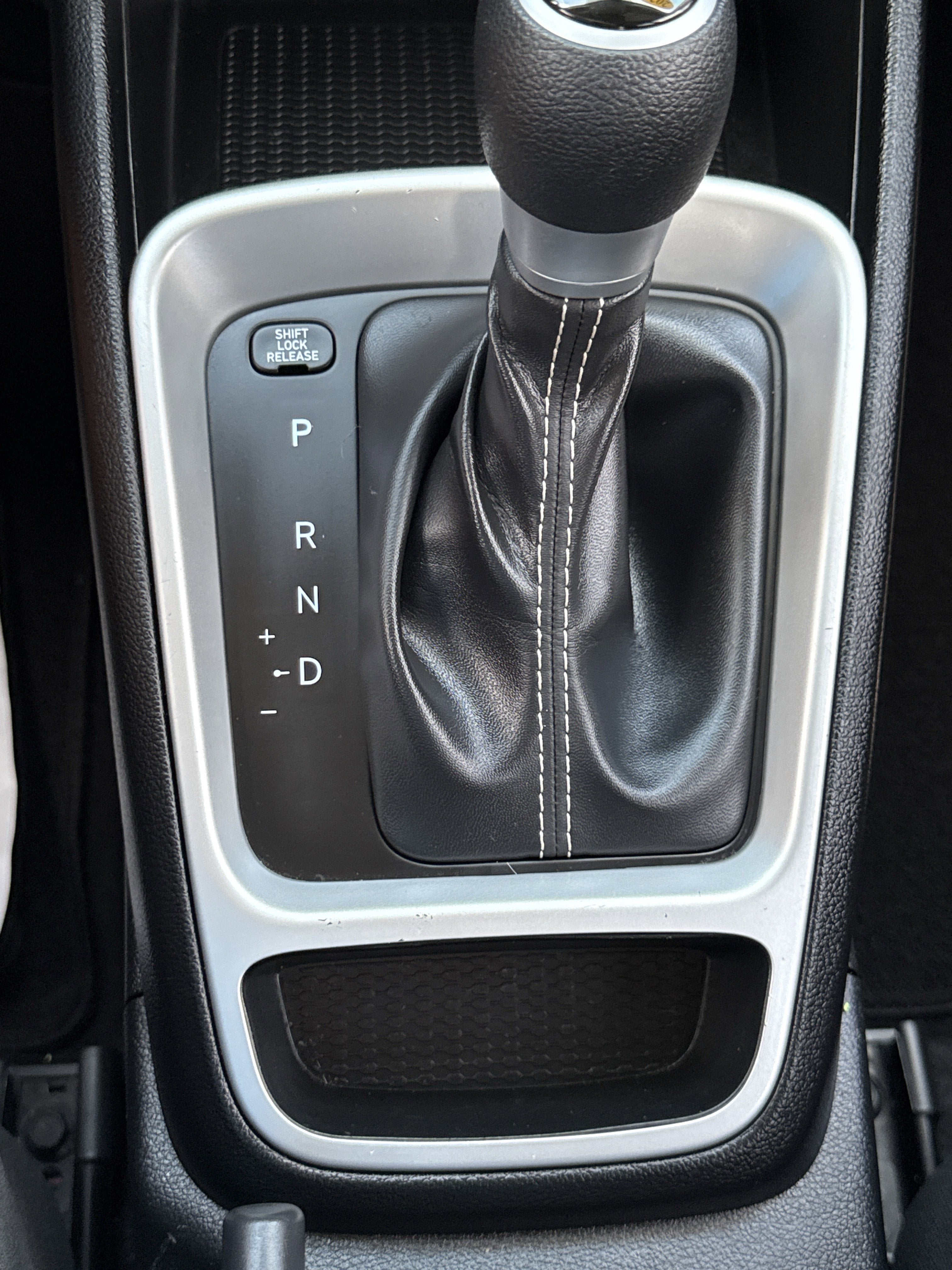 2025 Hyundai Venue SE