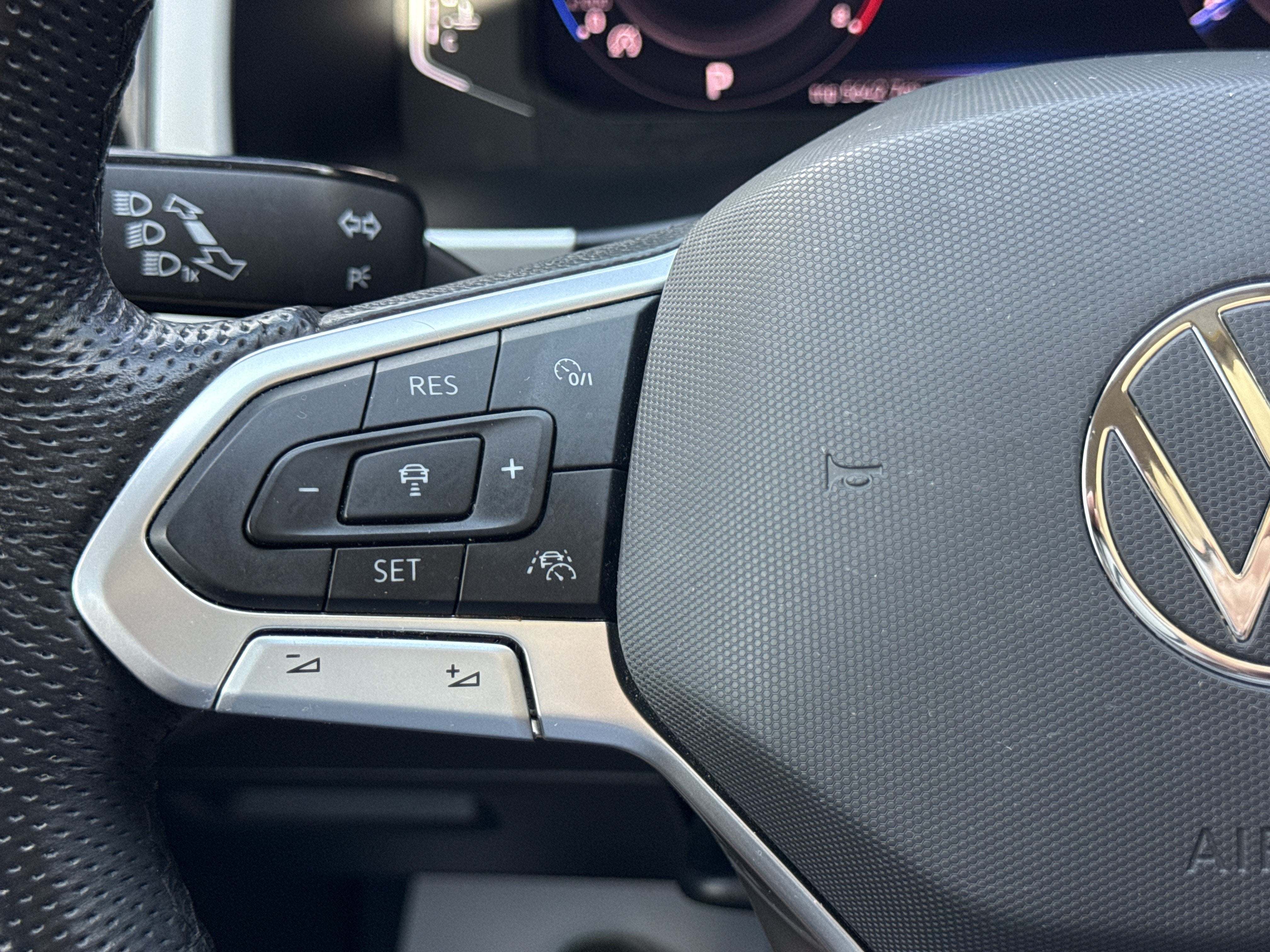 2023 Volkswagen Atlas 3.6L V6 SEL R-Line Black