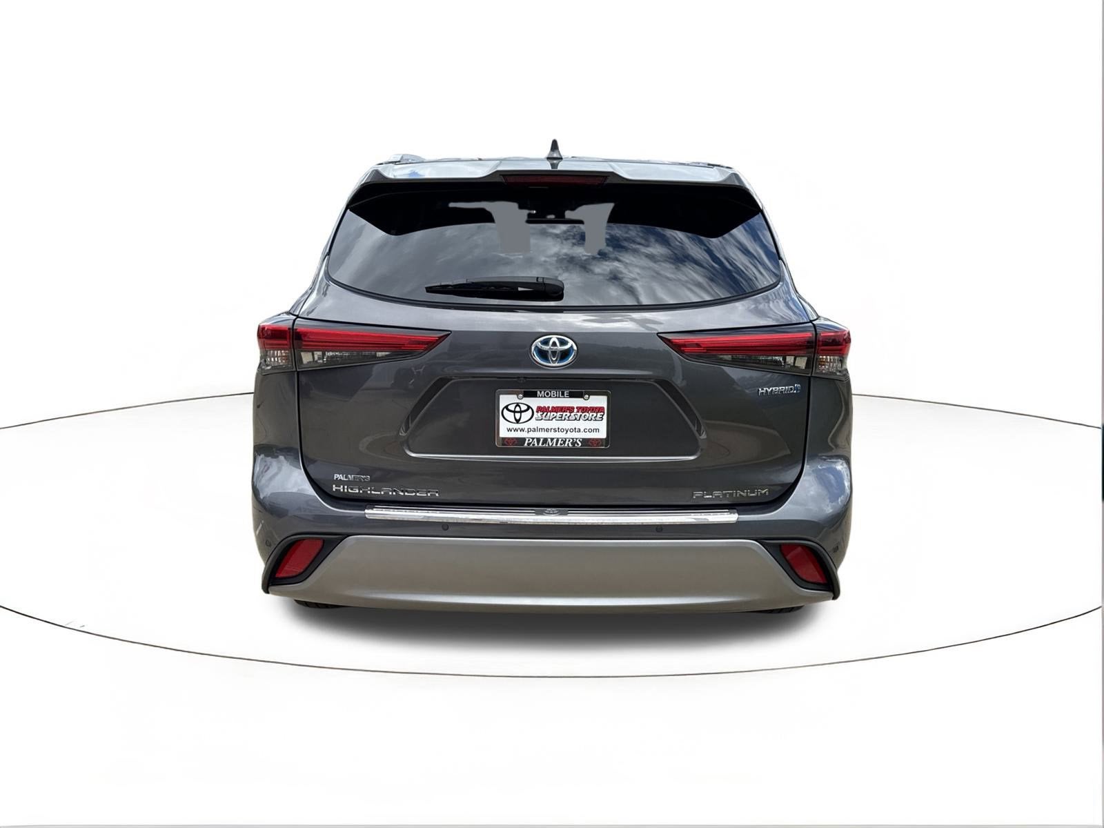 2022 Toyota Highlander Hybrid Platinum