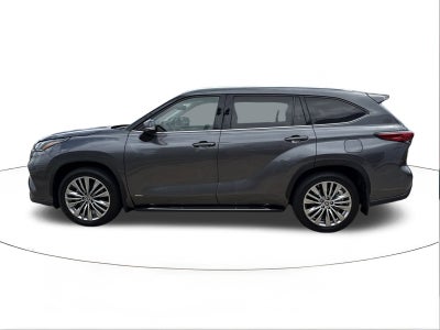 2022 Toyota Highlander Hybrid Platinum