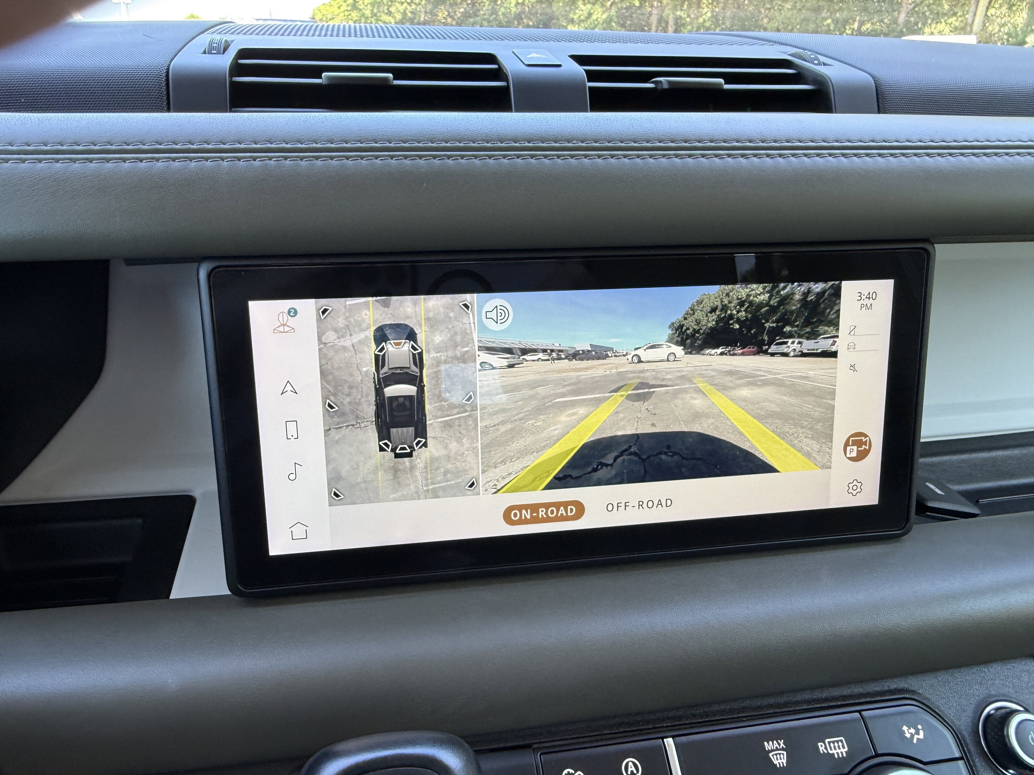 2020 Land Rover Defender SE