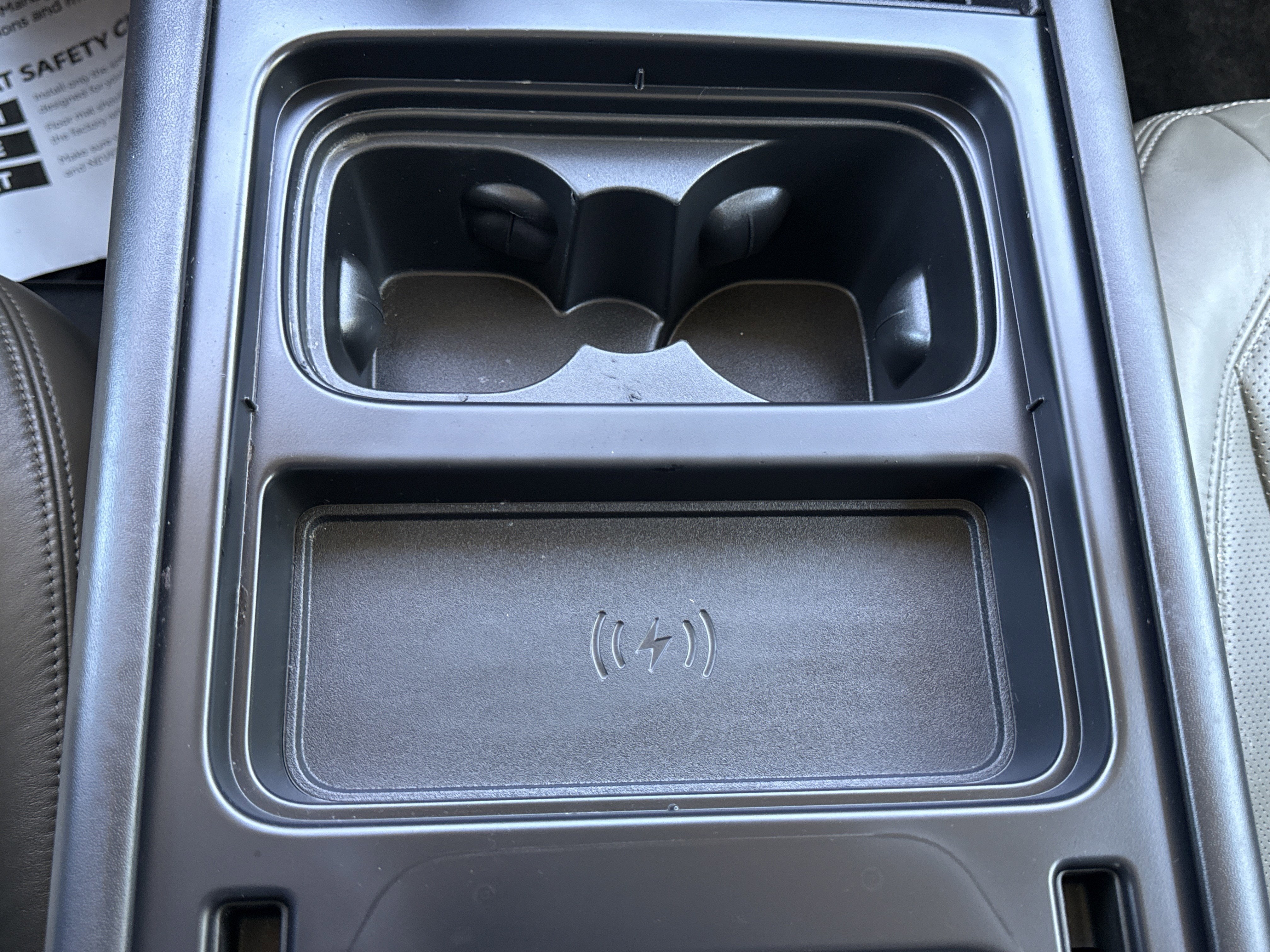 2020 Land Rover Defender SE