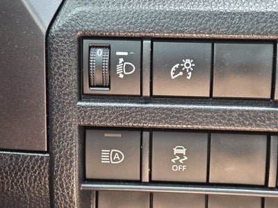 2025 Toyota Tacoma 4WD SR5