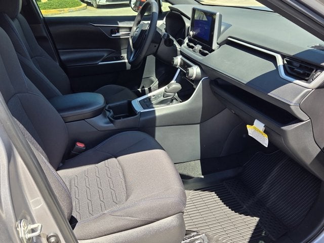 2024 Toyota RAV4 SE