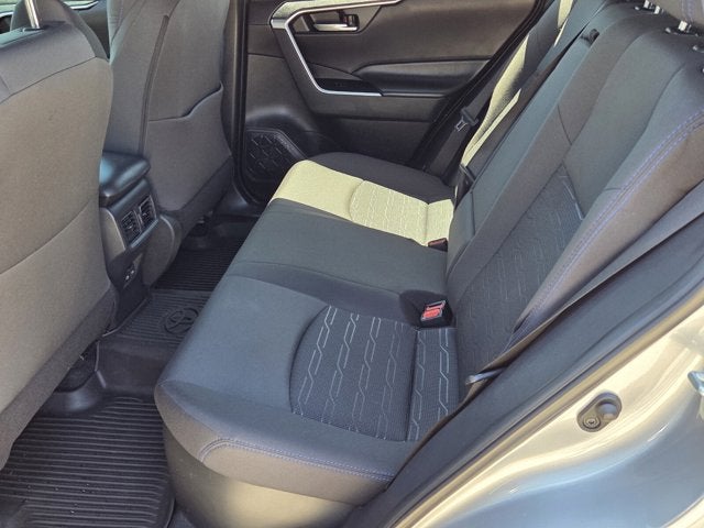 2024 Toyota RAV4 SE