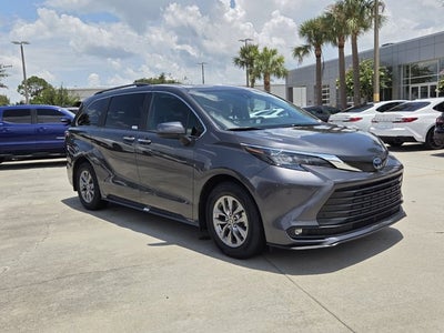 2025 Toyota Sienna XLE