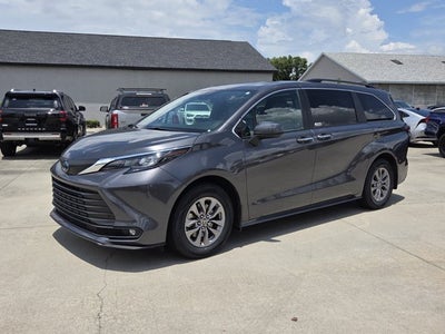 2025 Toyota Sienna XLE