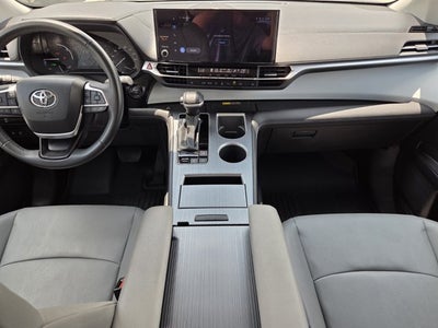 2025 Toyota Sienna XLE