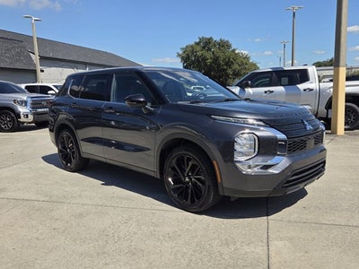 2024 Mitsubishi Outlander SE